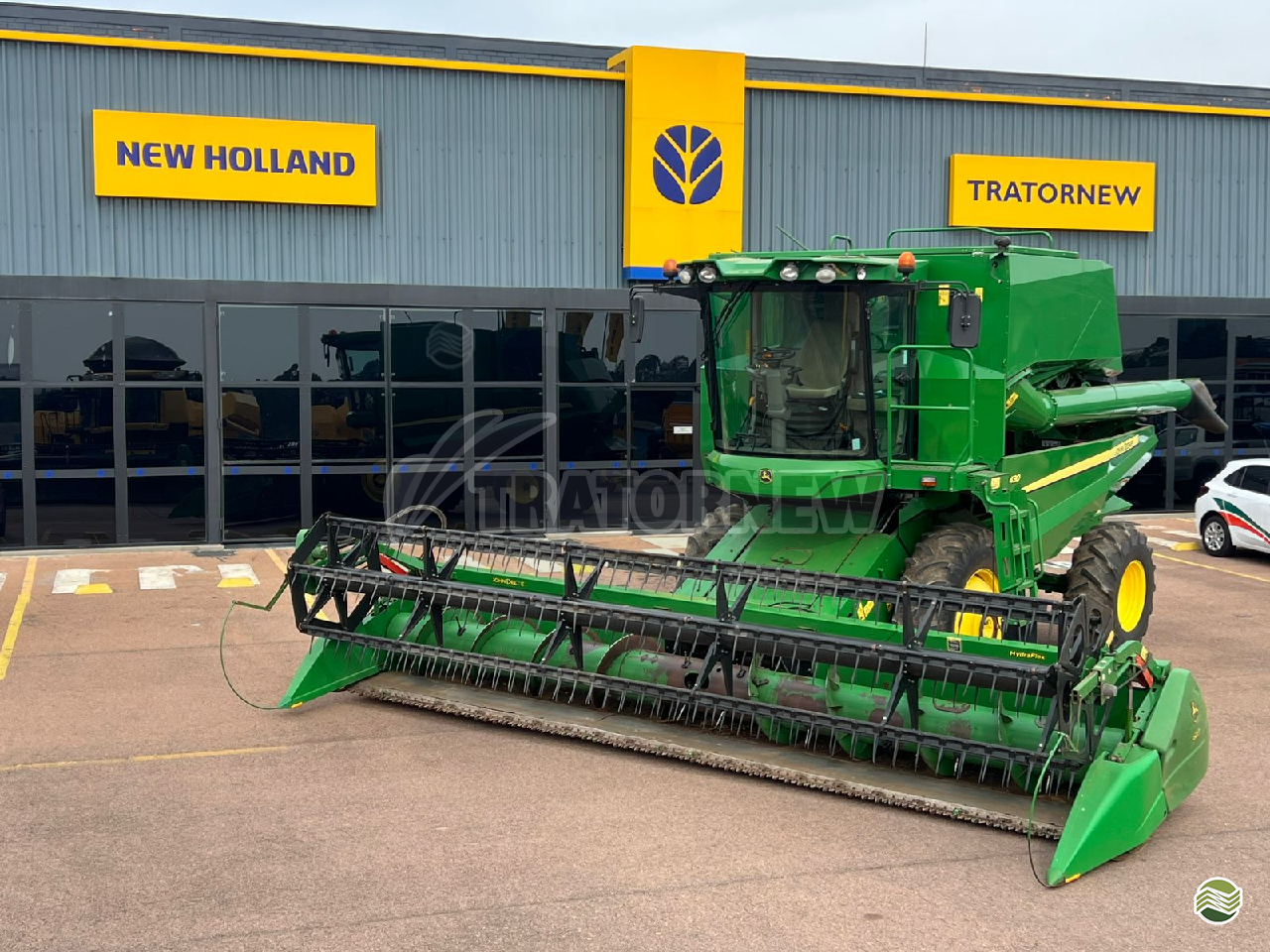 COLHEITADEIRA JOHN DEERE JOHN DEERE S430 Tratornew S/A - New Holland PONTA GROSSA PARANÁ PR